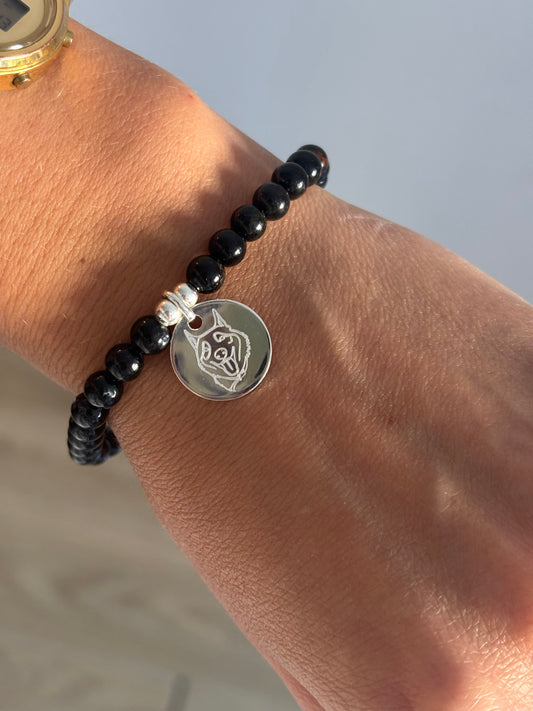 Pulsera con piedra natural y medalla de silueta