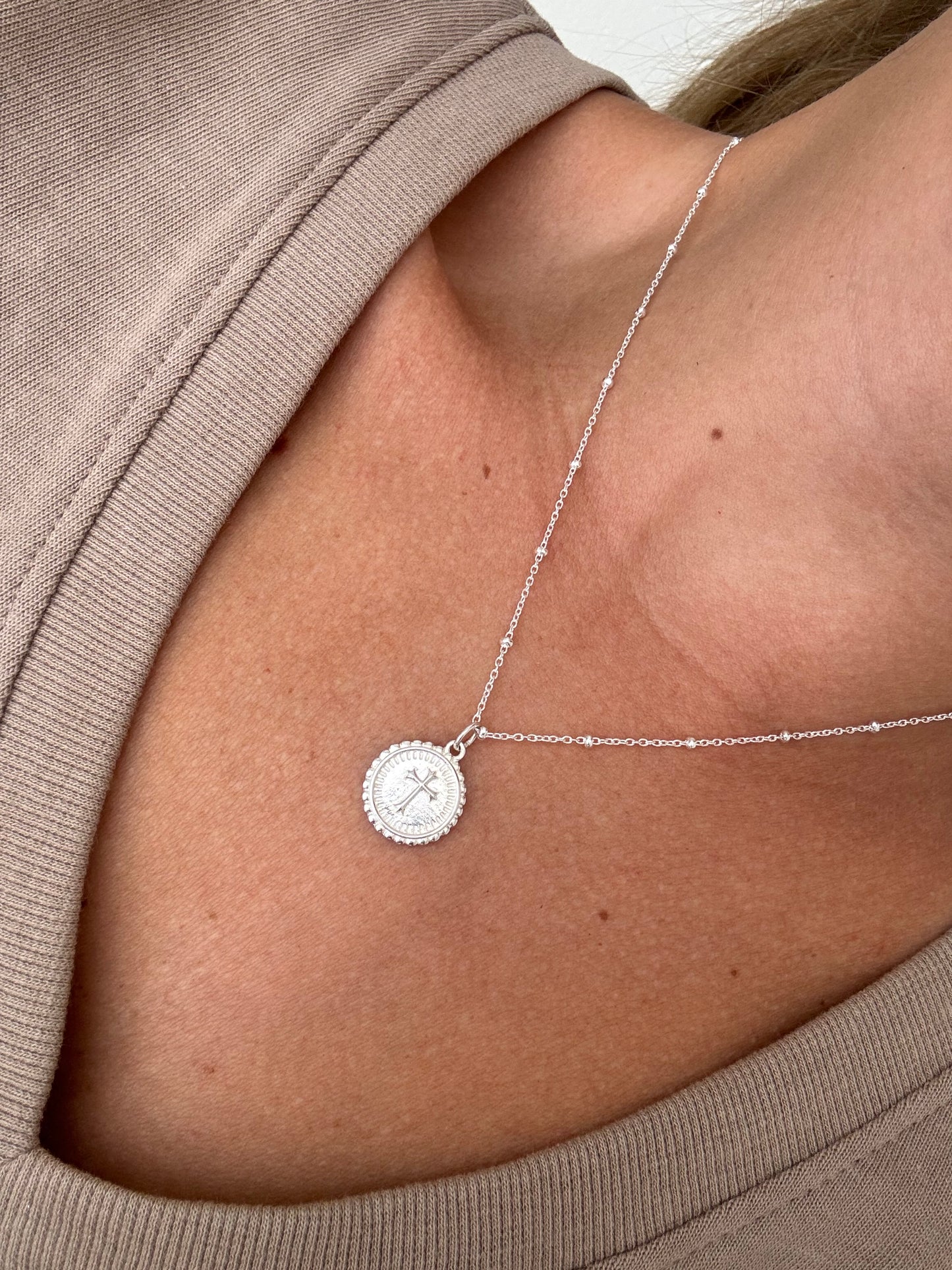 Gargantilla Cruz en plata