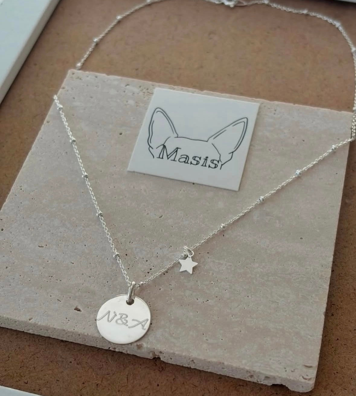 Collar con medalla plata ✨