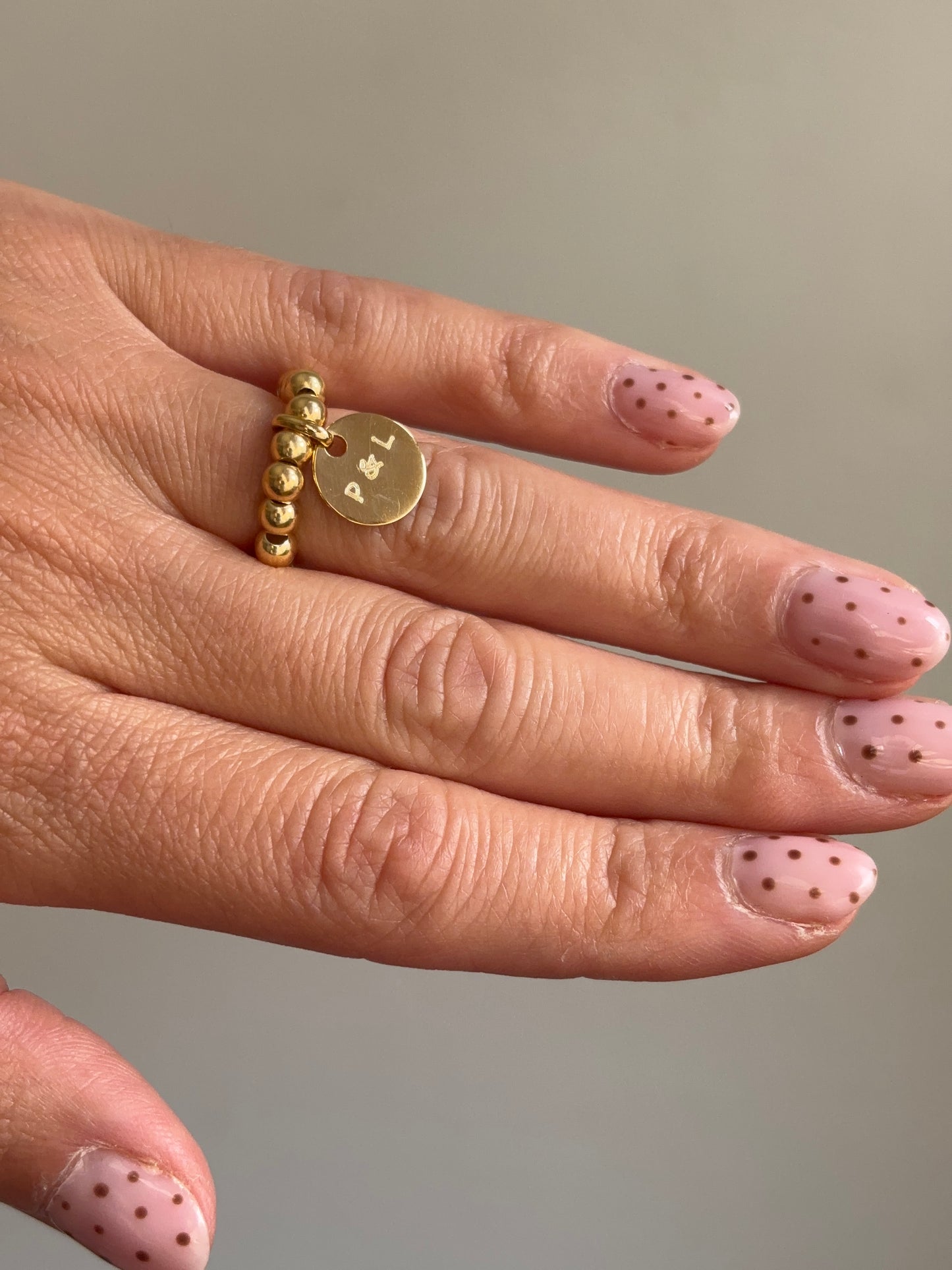 Anillo elástico chapado en oro