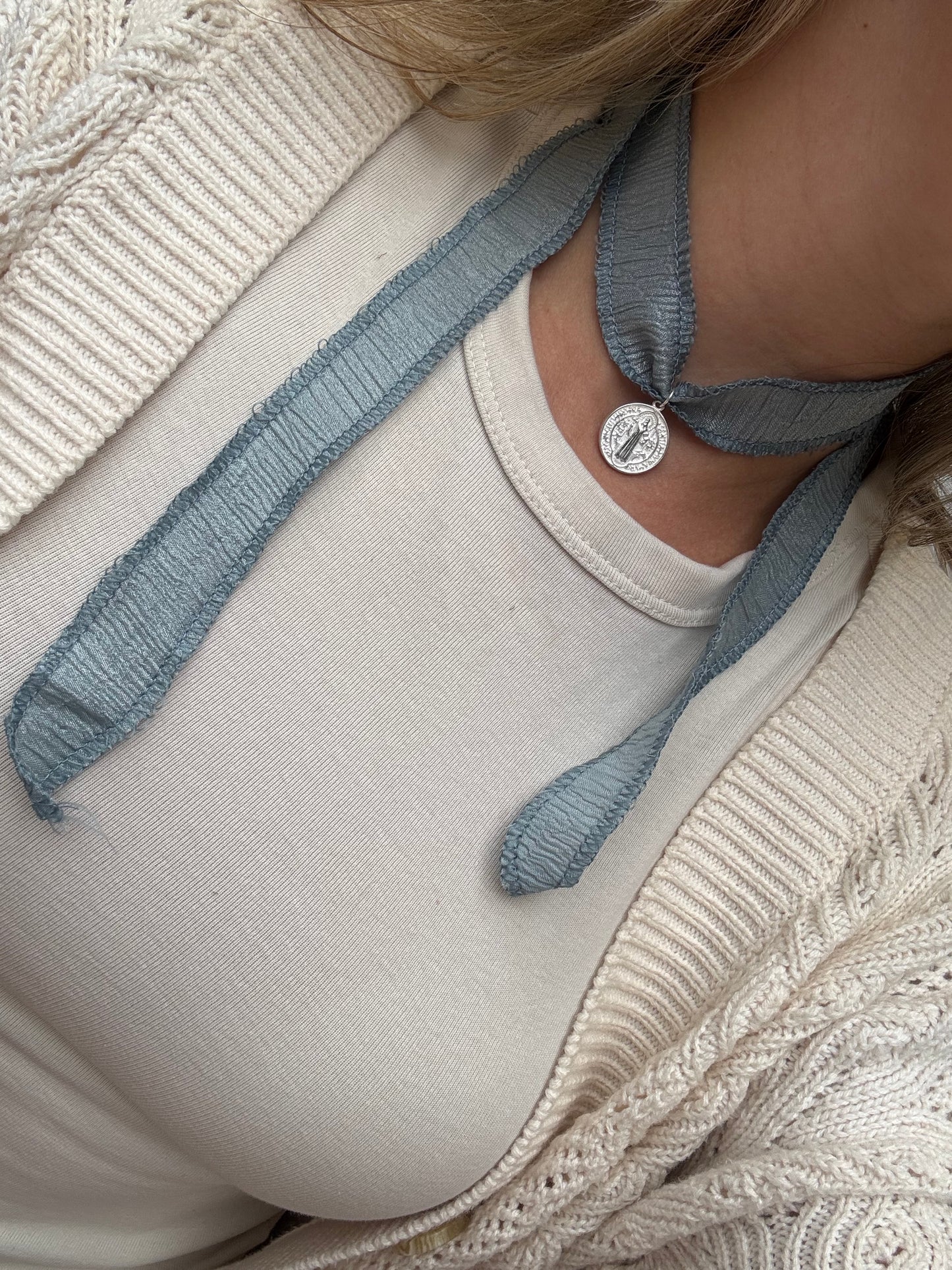 Medalla de San Benito con Seda