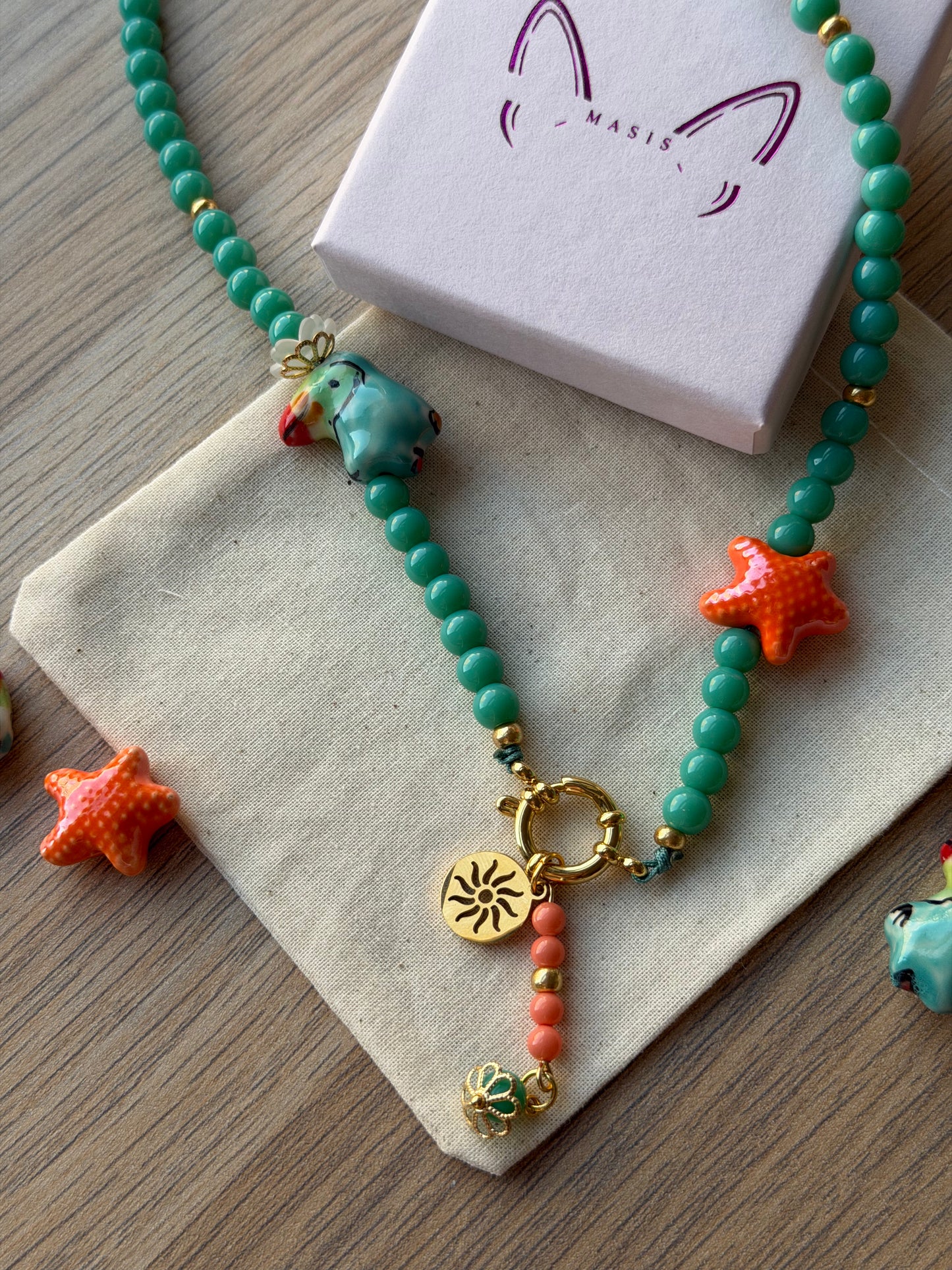 Collar Lau
